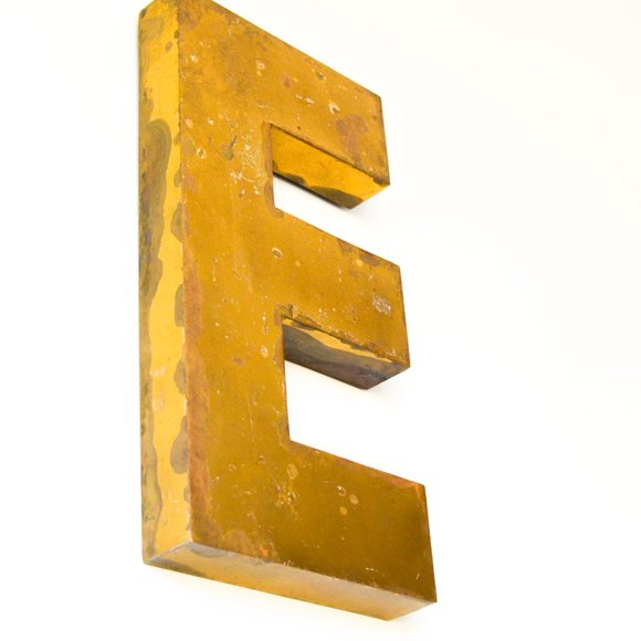 Vintage signage, brass letter 'E' - Picture 3 of 4